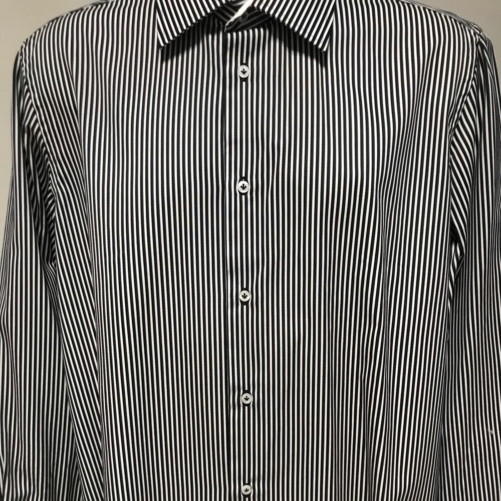 Robert Graham Gently Worn Long Sleeve Shir…